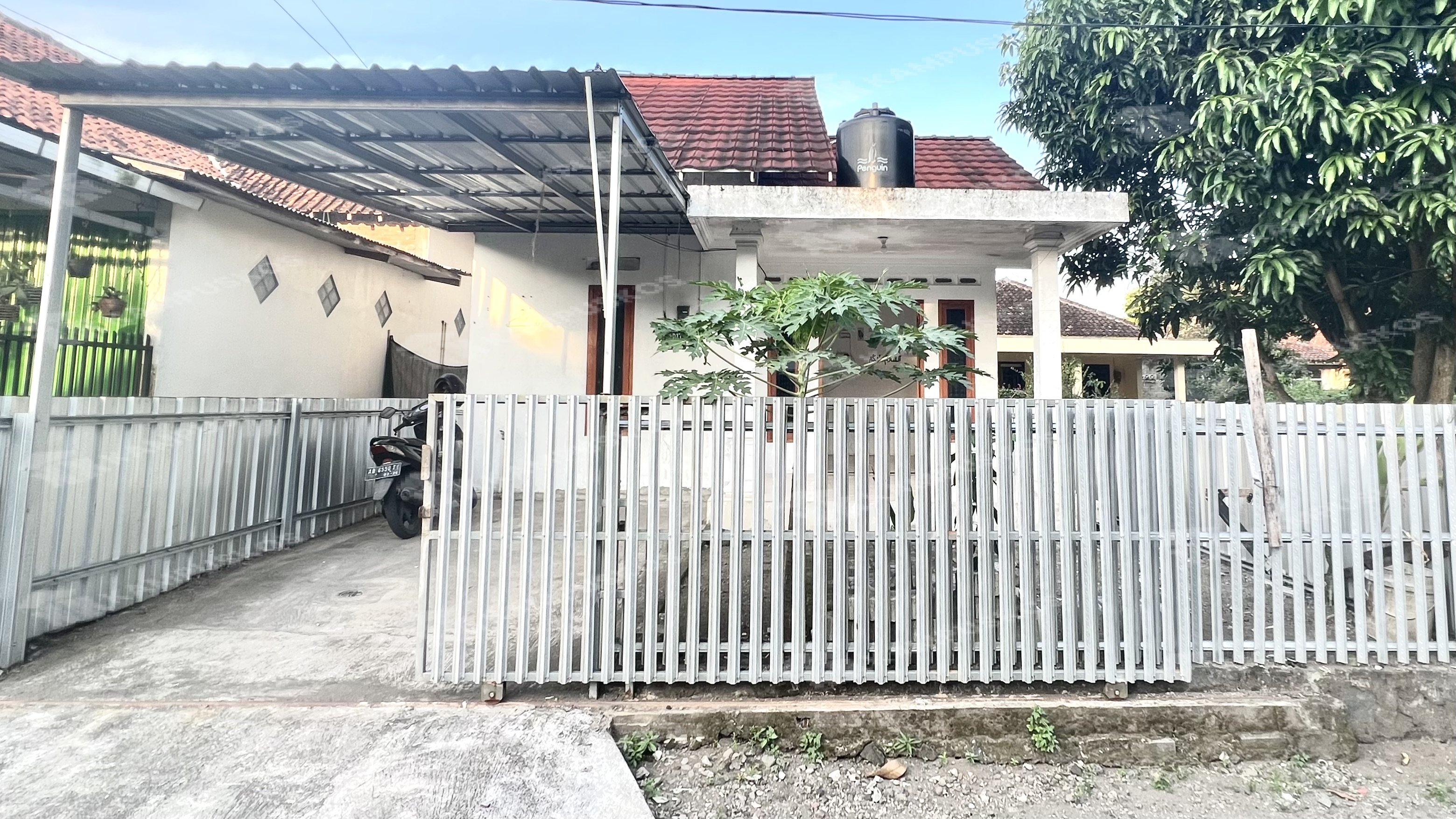 Dikontrakkan rumah khusus keluarga minimalis modern di area Maguoharjo 2K03RS130625