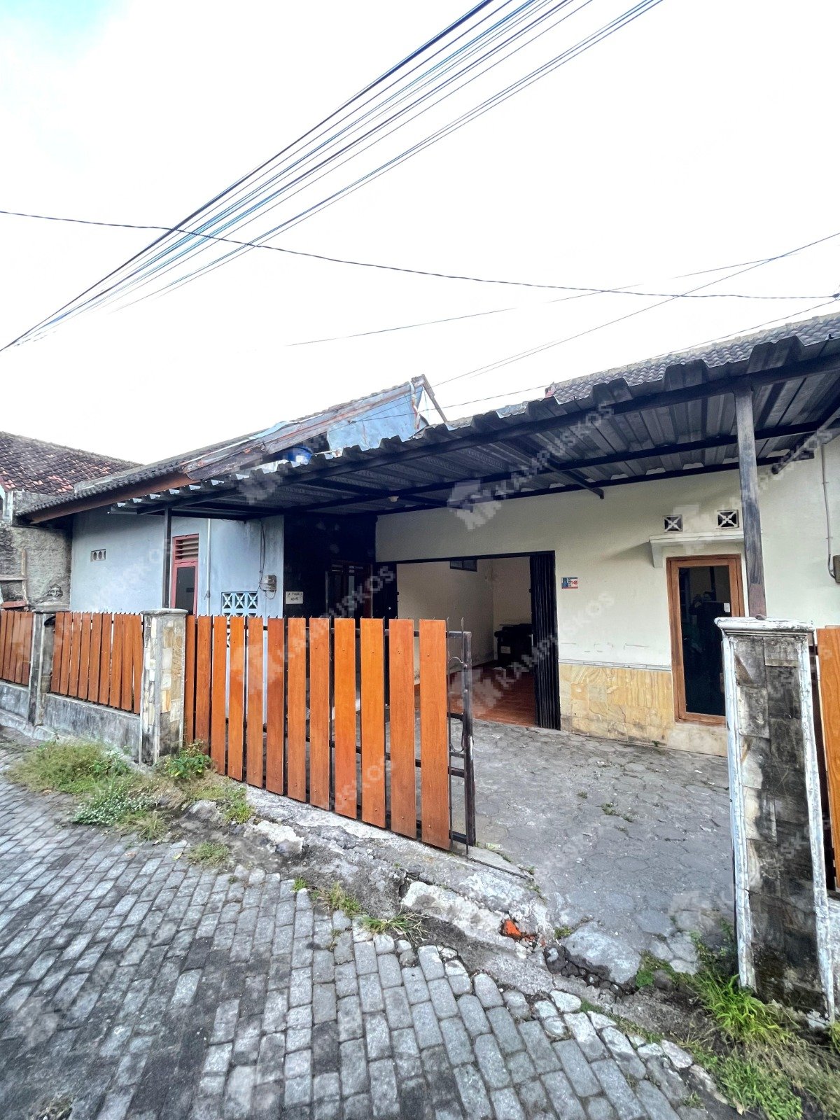 DIKONTRAKKAN RUMAH 3 KAMAR DI PUGERAN 3K02PG010725