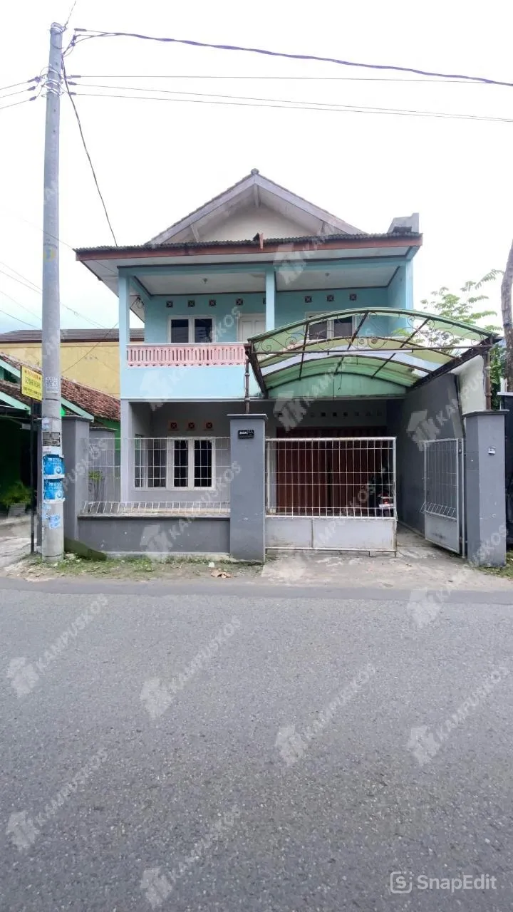 DISEWAKAN RUMAH BAGUS DAN TERAWAT DI BELAKANG AMPLAZ 2 LANTAI