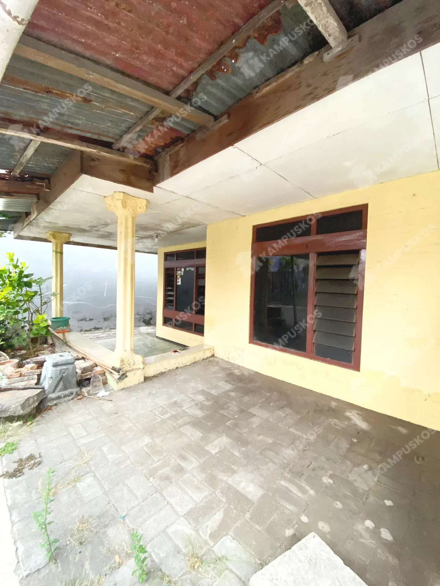 DIKONTRAKAN RUMAH 4 KAMAR AREA BABARSARI 4K02AL020925